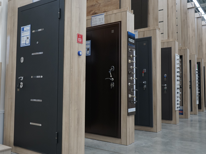 Виды отделки входных дверей