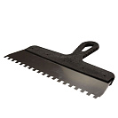 Шпатель (Korvus) фасадный зубчатый, пластмассовая ручка, 300мм, зуб 8х8мм (1205113)